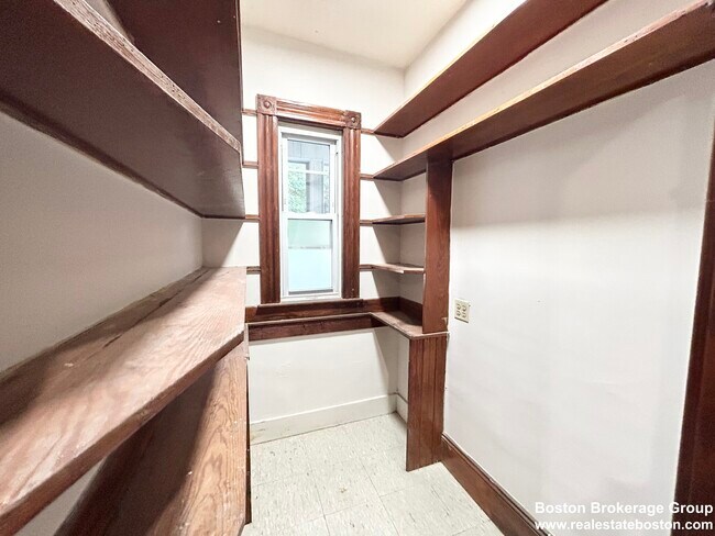 Building Photo - 31 Sudan St