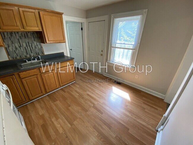 Building Photo - 1535 Kappes St