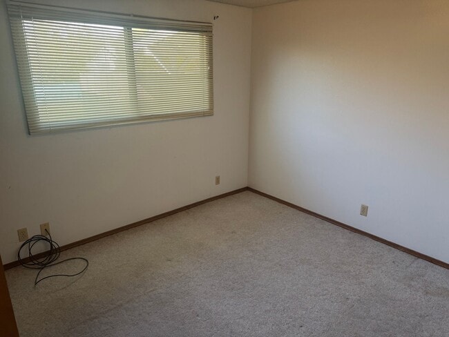 Building Photo - Harlow Neighborhood Duplex