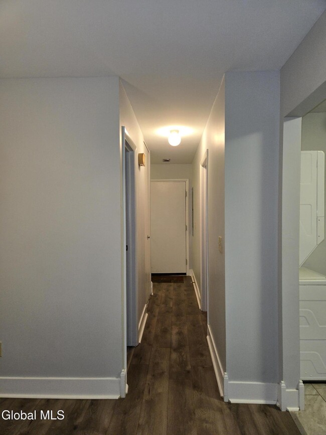 Building Photo - 93 Ridgewood Terrace