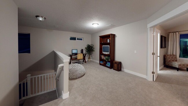 Building Photo - Don't Miss This Former Model Home Rental