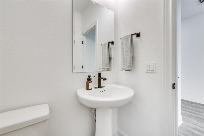 Building Photo - 217 Turnbuckle Bnd