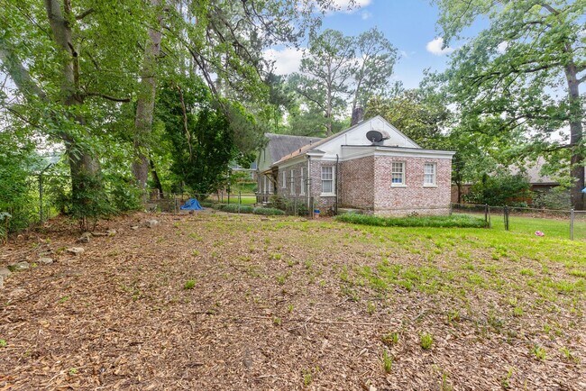 Building Photo - View of Columbus Country Club Golf Course,...