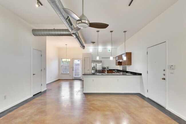 Building Photo - 3808 Menchaca Rd