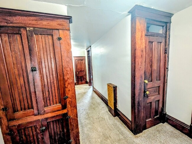 Building Photo - 1012 Bethel St