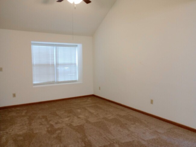 Building Photo - 3546-3548-3548 Prescott Dr