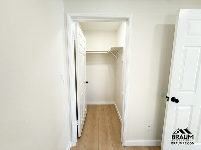 Building Photo - 11228 Huston St