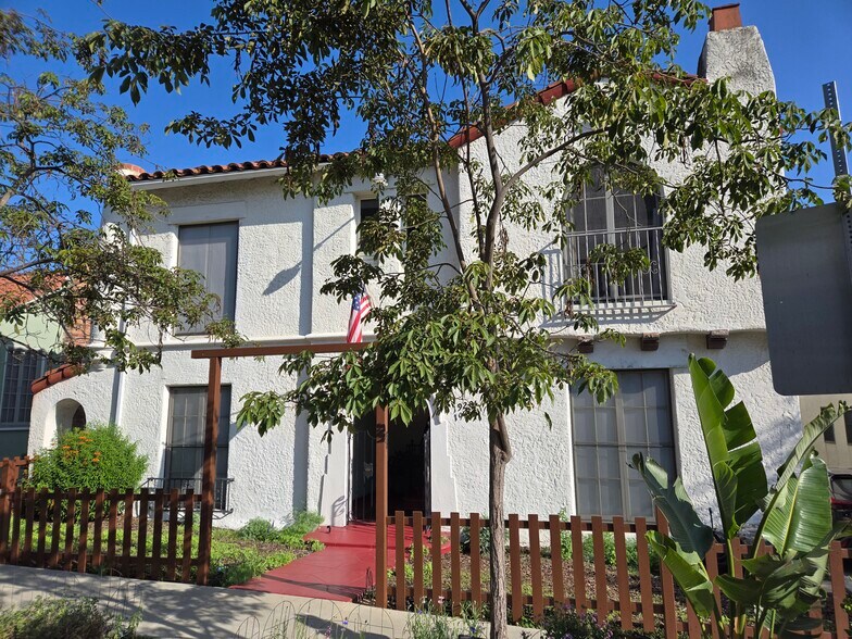 Primary Photo - 1922 N Hoover St