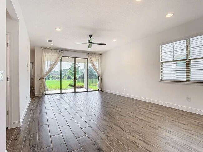 Building Photo - Gorgeous 3/2 Modern Home with a 2 Car Gara...