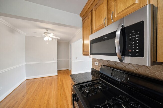 Building Photo - 4940 N Leonard Dr