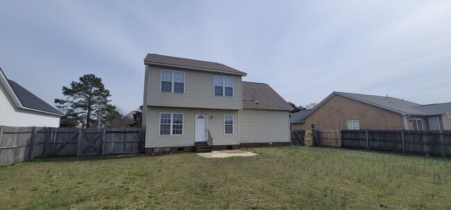 Building Photo - Beautiful 3 Bedroom home w/BONUS ROOM!!