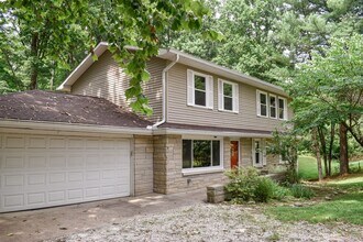 Building Photo - Single Family Residence