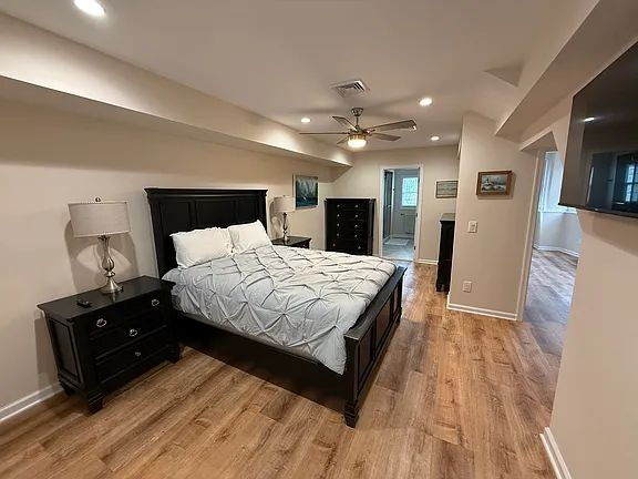 Building Photo - This newly renovated south side Ventnor, NJ beach house is available for rent