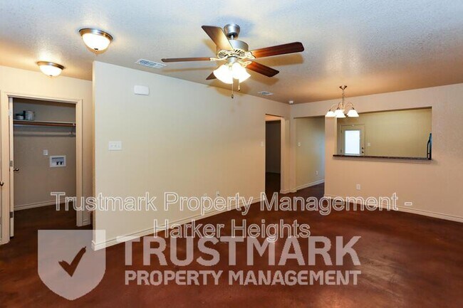 Building Photo - 101 Kings Ct