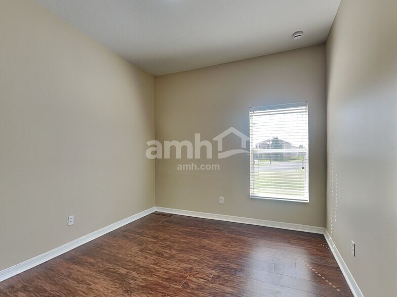 Building Photo - 1216 Maplebrook Dr