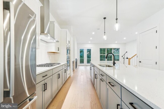 Building Photo - 10113 Dalmatian St