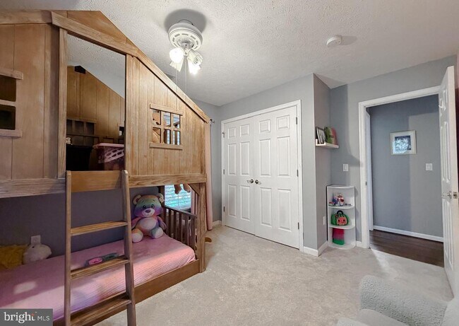 Building Photo - 23118 Silverberry Way