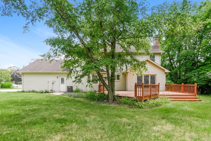 Building Photo - 100 Abbey Rd