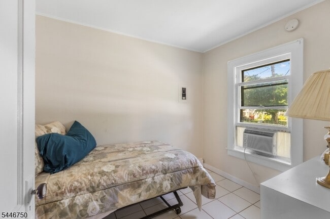 Building Photo - 47 Lakeview Terrace