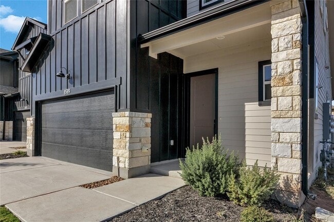 Building Photo - 8589 Meridy Lp