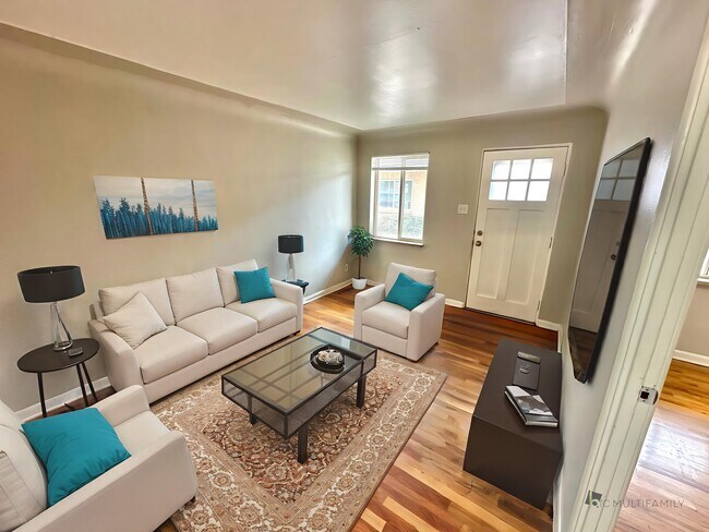 Building Photo - 1495 Balsam