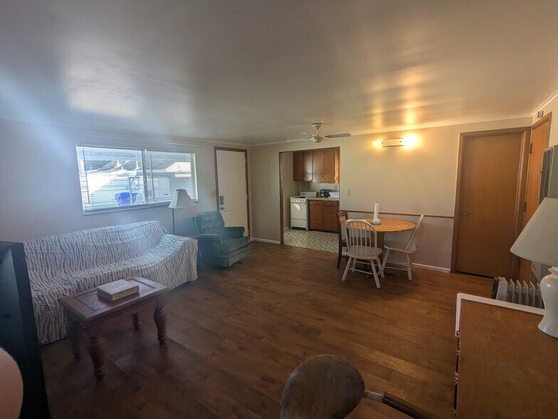 Building Photo - 120 S Fortner Ave