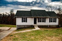 Building Photo - 3 Bedroom Pet Friendly Home For Rent In St...
