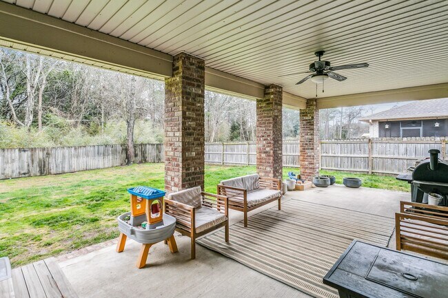 Building Photo - 9013 Timber Ln