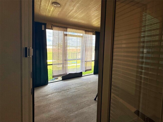 Building Photo - 3914 Dry Creek Dr