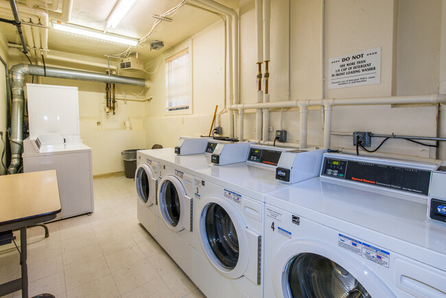 Laundry room - 1829 Wilson Blvd