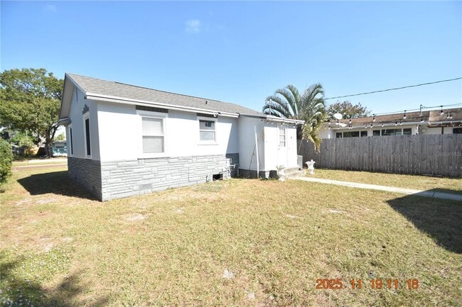 Building Photo - 4520 Burlington Ave N