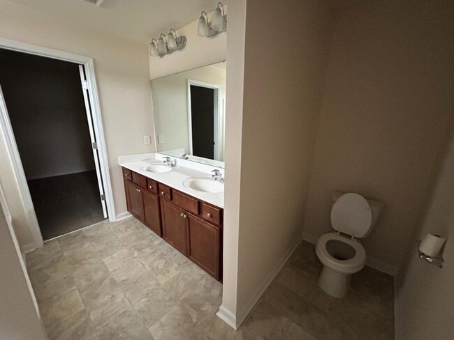 Building Photo - 283 Hampton Park Cir