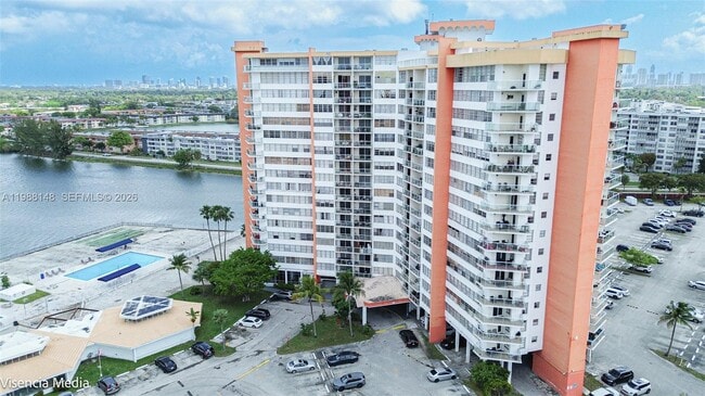 Building Photo - 1351 NE Miami Gardens Dr