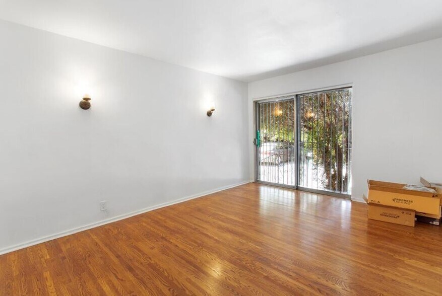 Bedroom 1 - 1123 S Tremaine Ave