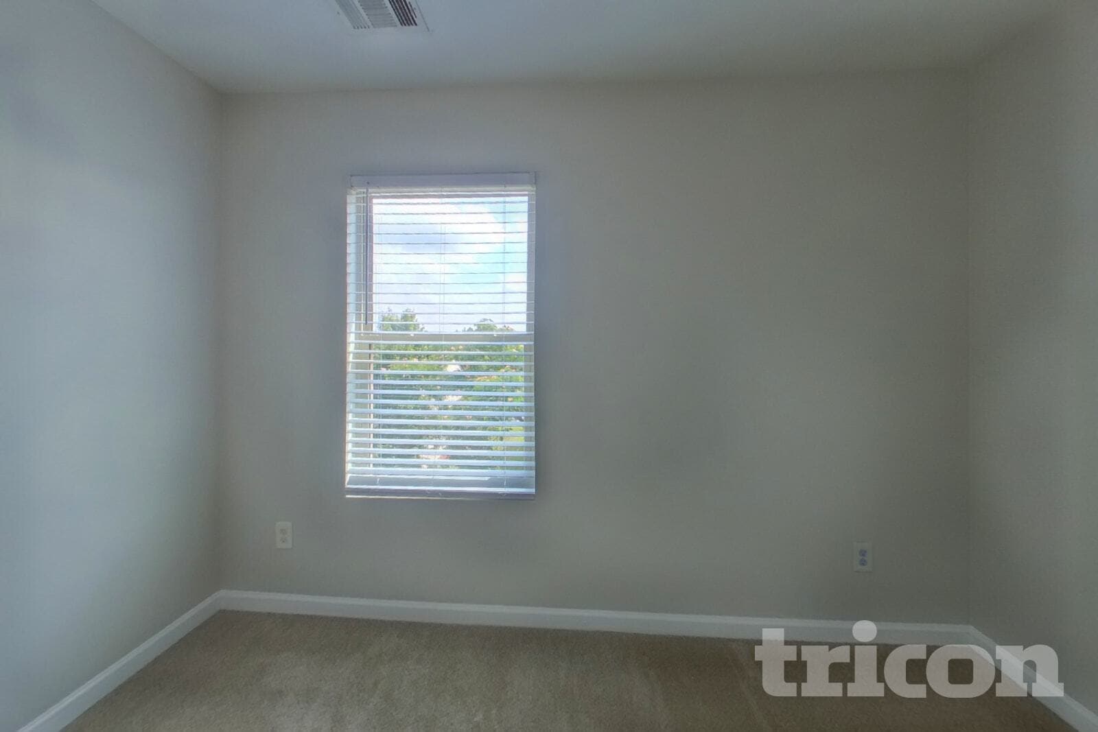 Building Photo - 438 Lake Ridge Ln