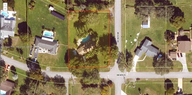 Building Photo - 20501 SW 50th Pl