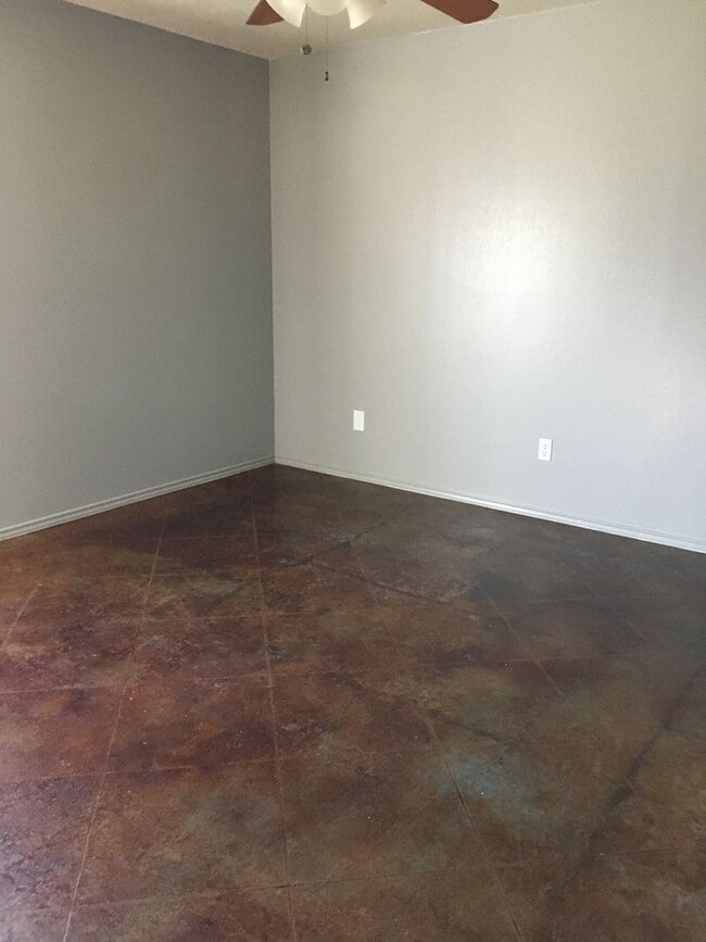 Building Photo - 6208 Temora Loop