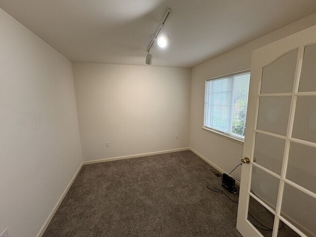 Building Photo - 1714 Bakerview Ct