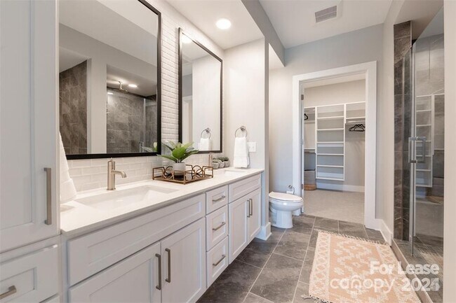 Building Photo - 13230 Ballantyne Corporate Pl