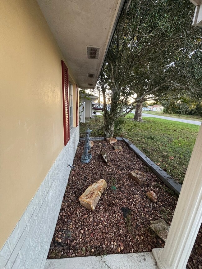 Building Photo - 1426 Farmington Ave