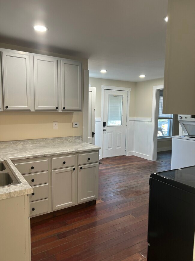 Building Photo - 1 Charles St