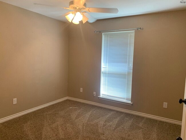 Building Photo - 6037 Laci Ln