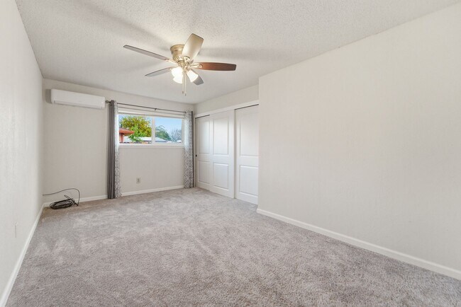 Building Photo - Beautiful 3-Bedroom Home with Extra Living Space and Modern Upgrades