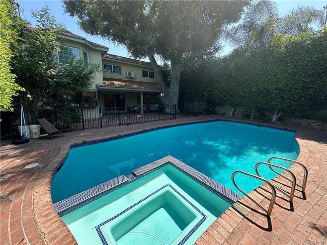 Primary Photo - 14623 Weddington St