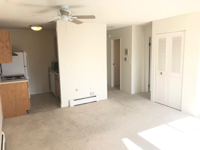 Building Photo - Top Floor South Facing One Bedroom Condo In North Boulder!  Perfect Location!