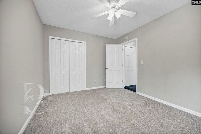 Building Photo - 520 Menauhant Ct