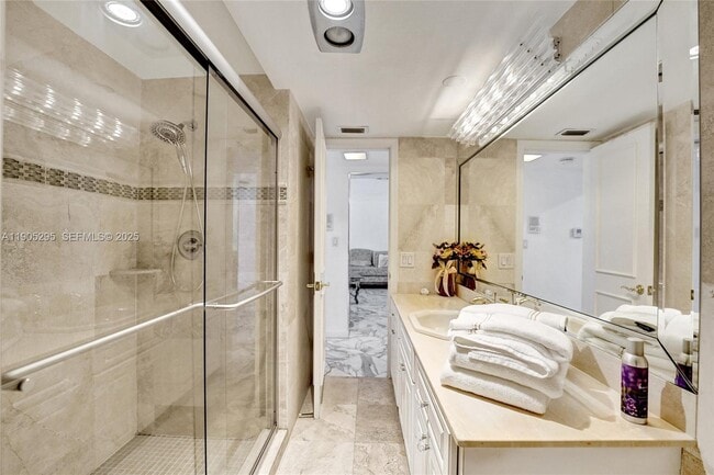 Building Photo - 2889 NE 35th St