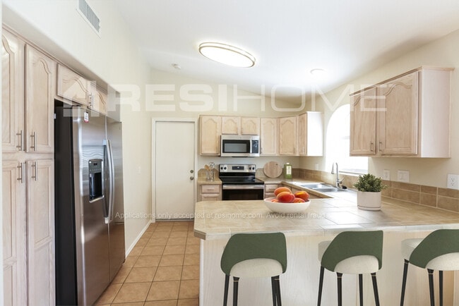 Building Photo - 2604 N 126th Dr