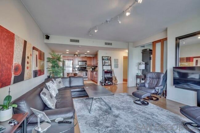 Building Photo - 1240 India St