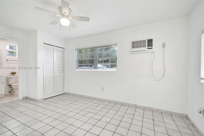 Building Photo - 877 W 33rd St